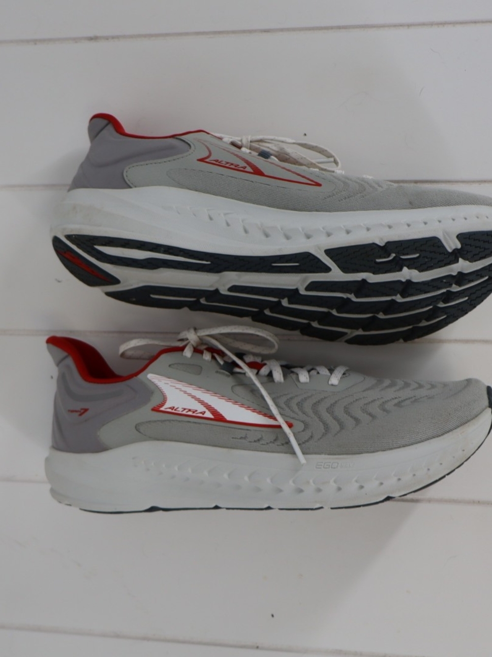 Altra Torin 7 Running Shoes Men’s 10.5 Gray Red Zero Drop Road Running - Picture 4 of 12